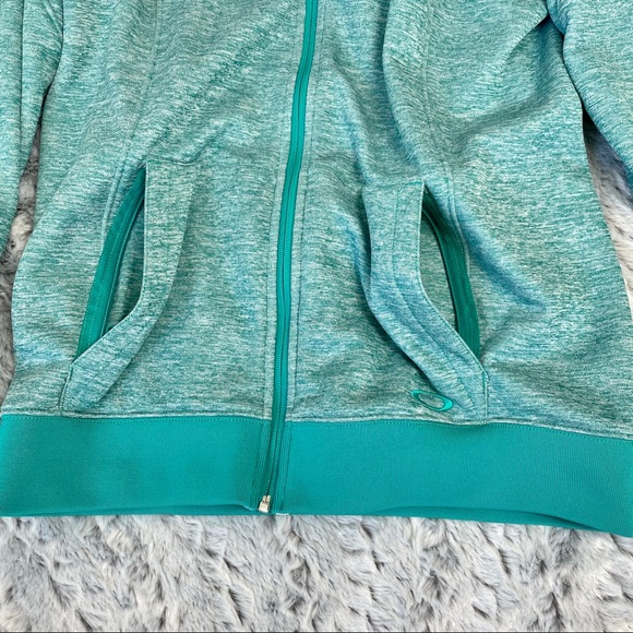 Oakley Wind and Water Resistant Hooded Jacket - Picture 11 of 15